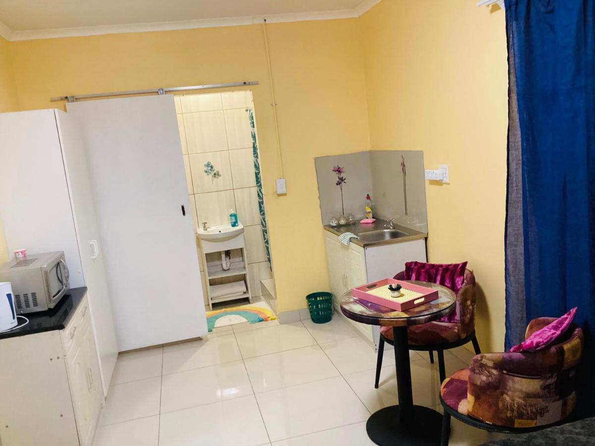 Mowetu Guest House Cape Town Luaran gambar